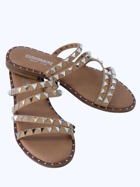 Cushionaire Tonya‎ Studded Strappy Flat Sandals Women’s 7.5 Beige Vegan Leather